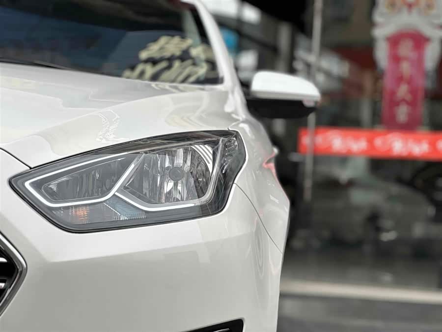 Ford Escort 2018 car image #8