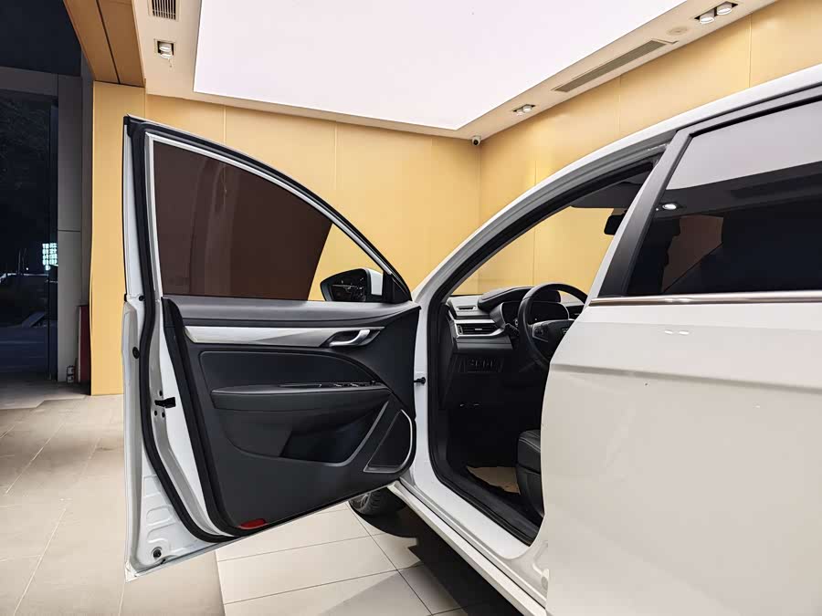 GEELY Emgrand 2020 #8 GEELY Emgrand 2020 car image #8