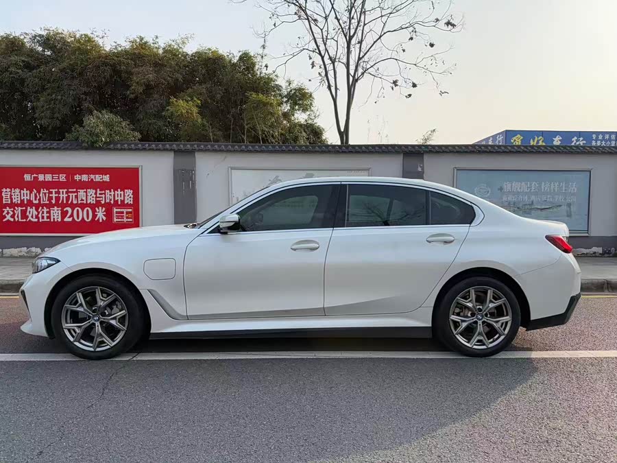 BMW i3 2022 #8 BMW i3 2022 car image #8