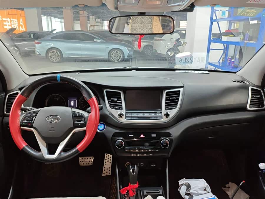 Hyundai Tucson 2017 car image #8