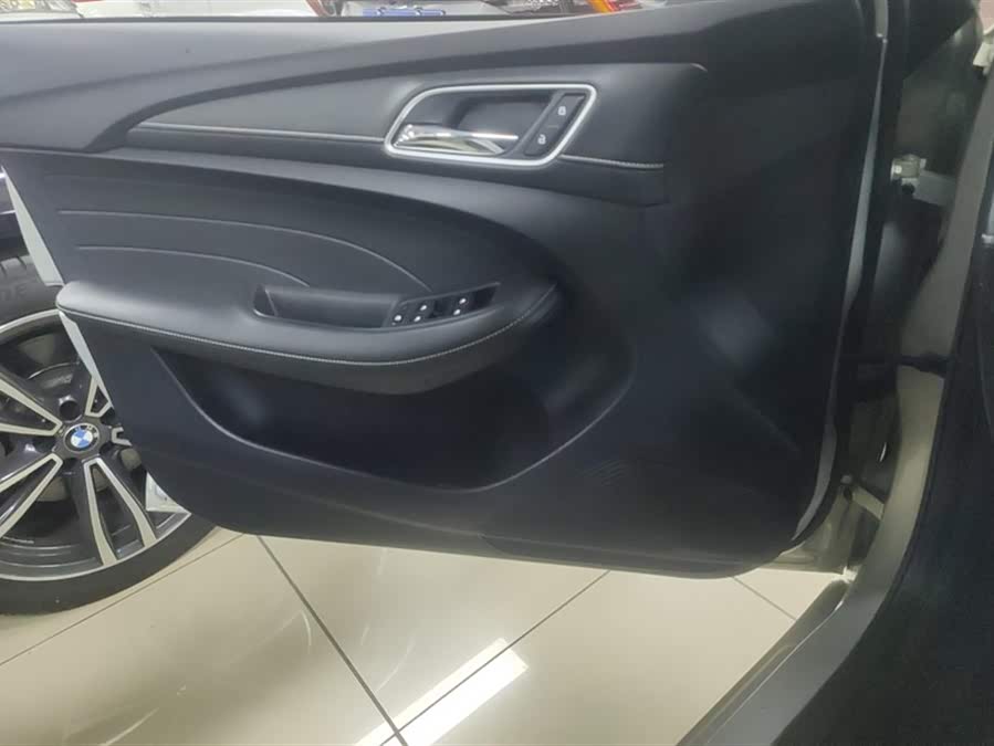 荣威 荣威Ei5 2019 汽车图片 #8