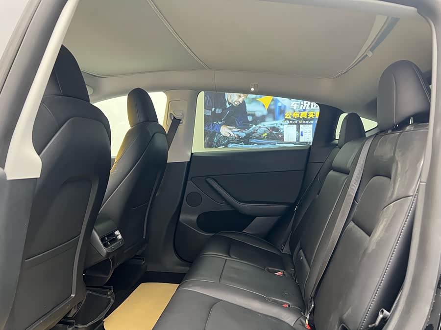 Tesla Model Y 2022 car image #8