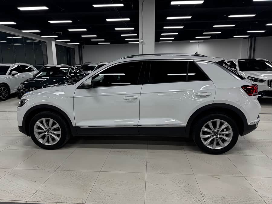 Volkswagen T-Roc 2022 car image #8