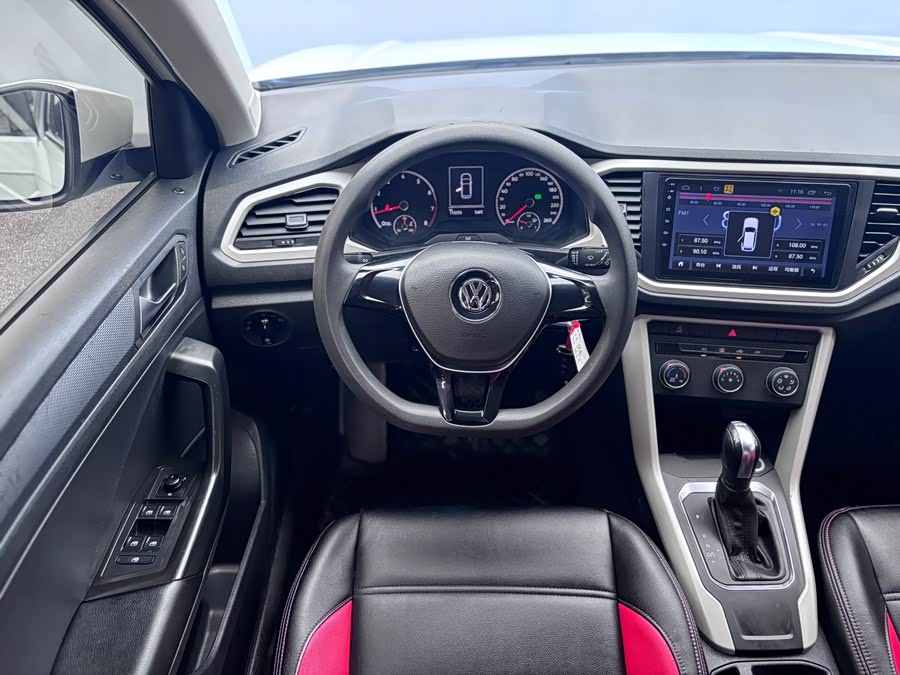 Volkswagen T-Roc 2019 car image #8