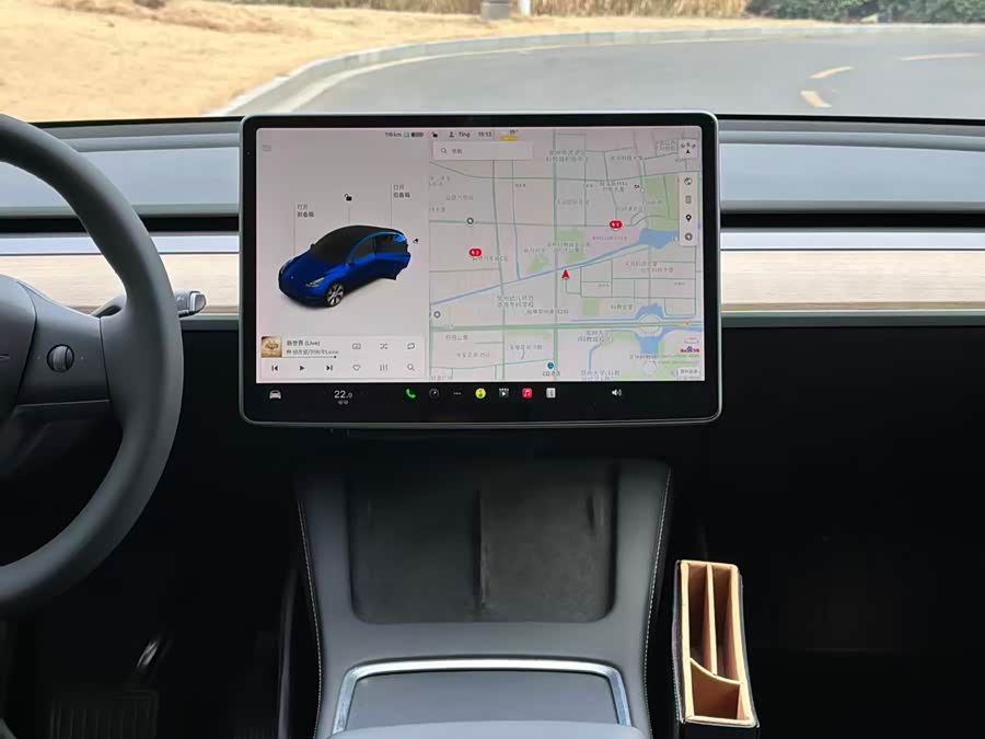Tesla Model Y 2021 car image #8