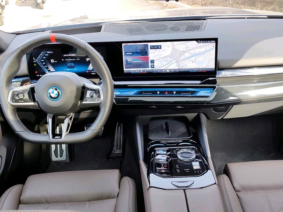 BMW i5 M60 car image #8