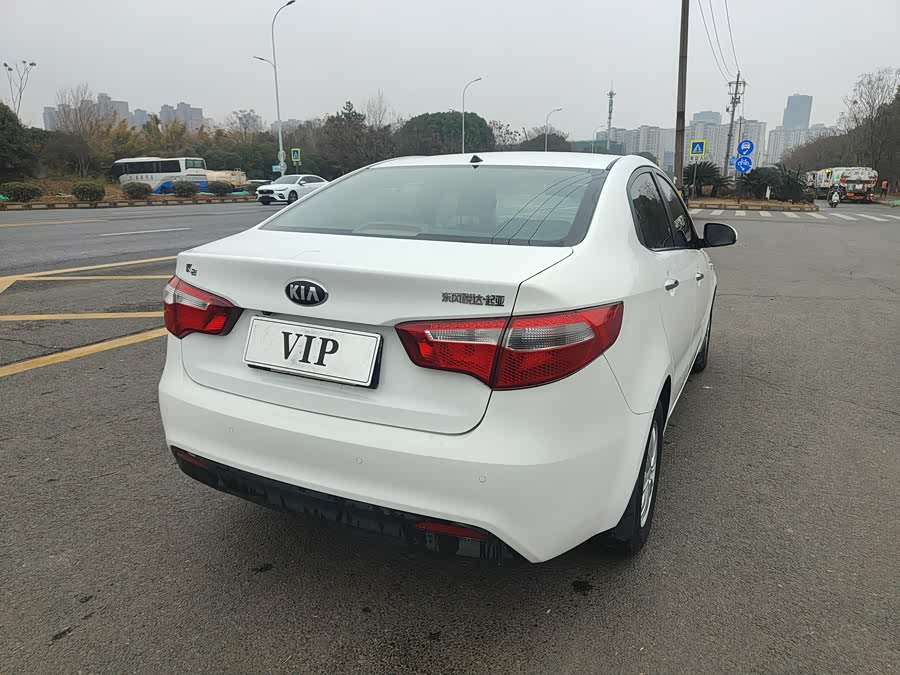 起亚 起亚K2 2013 汽车图片 #8