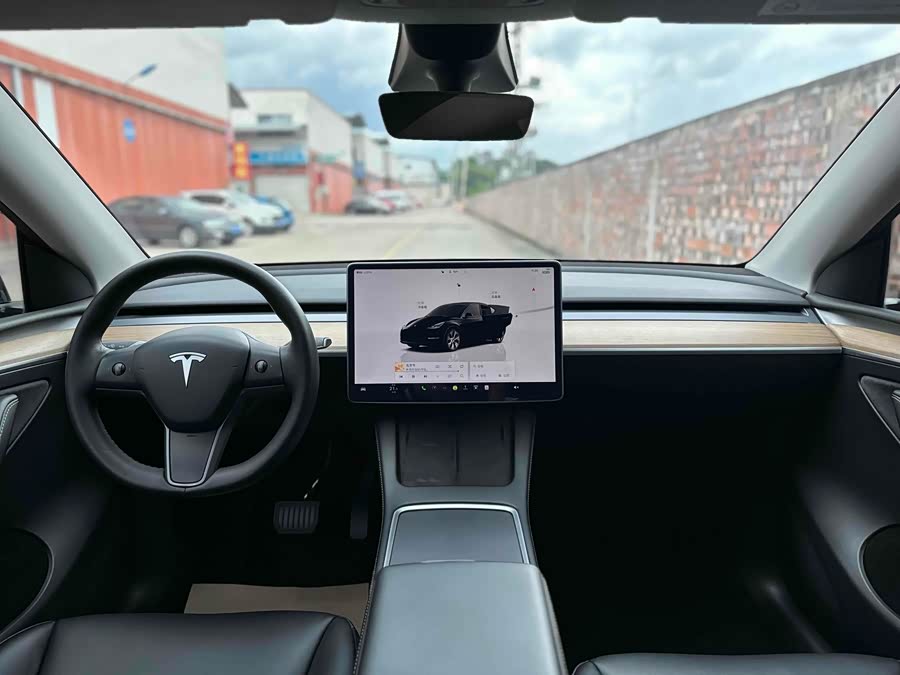 Tesla Model Y 2022 car image #8