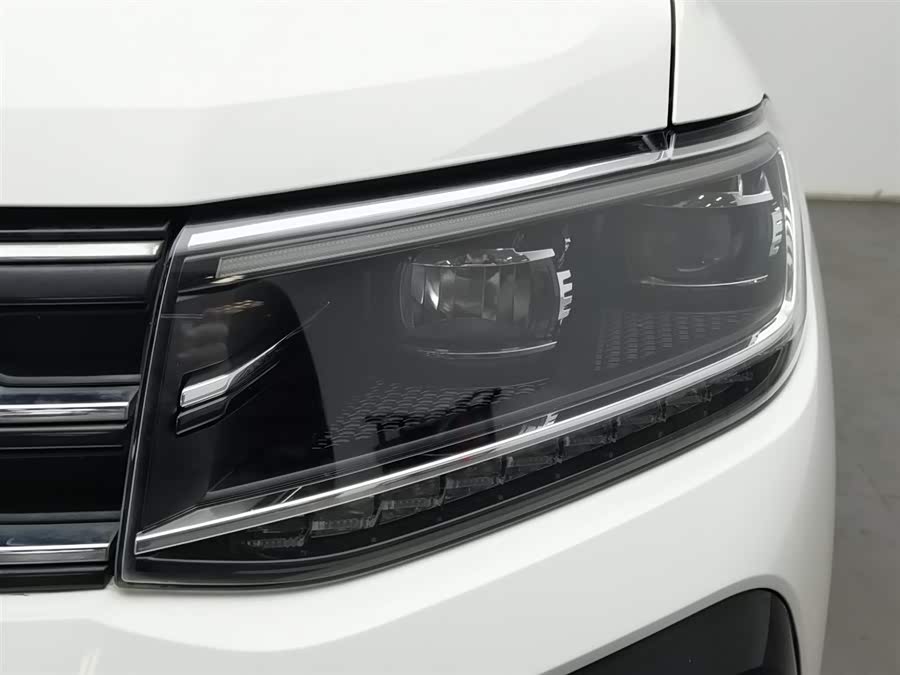 Volkswagen T-Cross 2021 car image #8