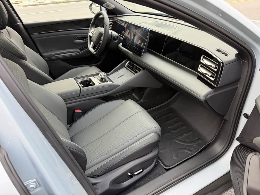 BYD Qin L 2025 car image #8