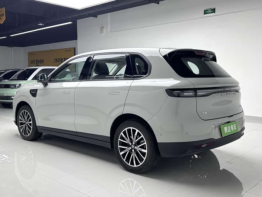 零跑汽车 零跑B10 2025 汽车图片 #8