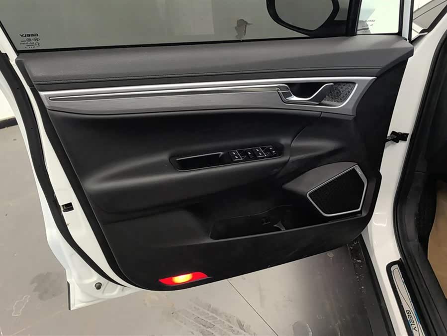 GEELY Emgrand GS 2019 car image #8