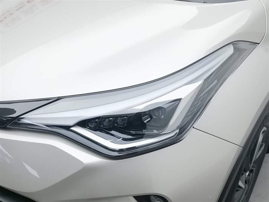 Toyota C-HR 2021 immagine di auto #8