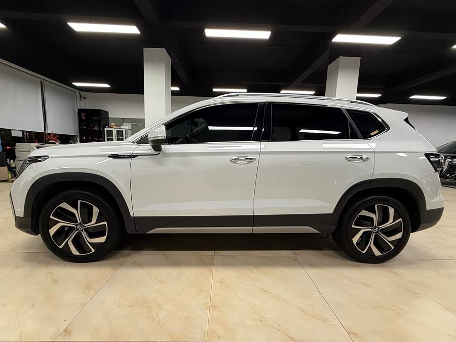 Volkswagen Tharu 2023 car image #8