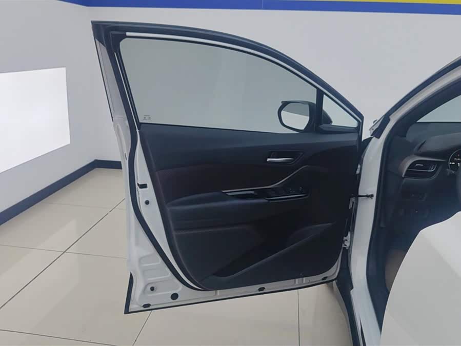 Toyota C-HR EV 2021 car image #8