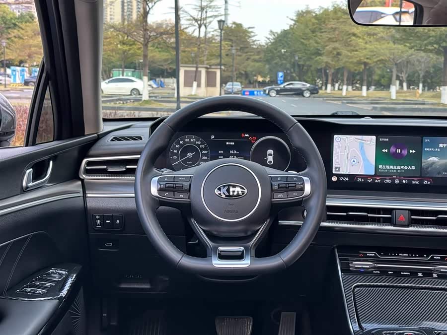 Kia K5 2021 صورة سيارة #8