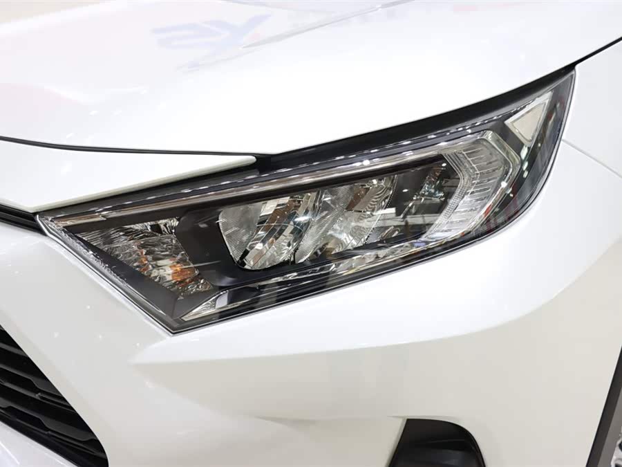 Toyota RAV4 2023 car image #8