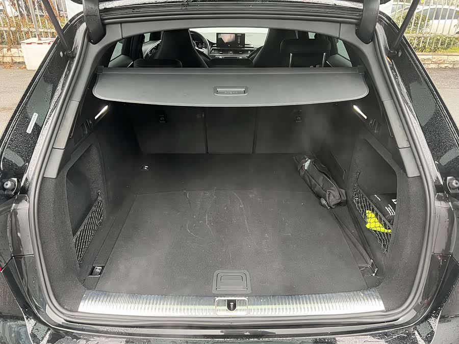 Audi RS 4 2023 car image #8