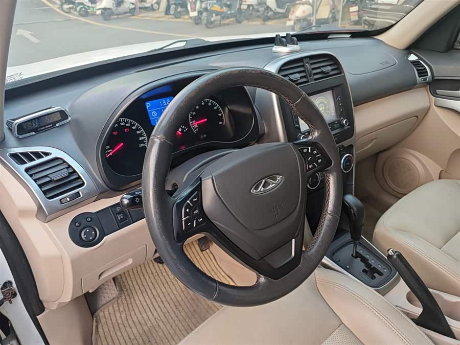 Chery Tiggo 3 2014 car image #8