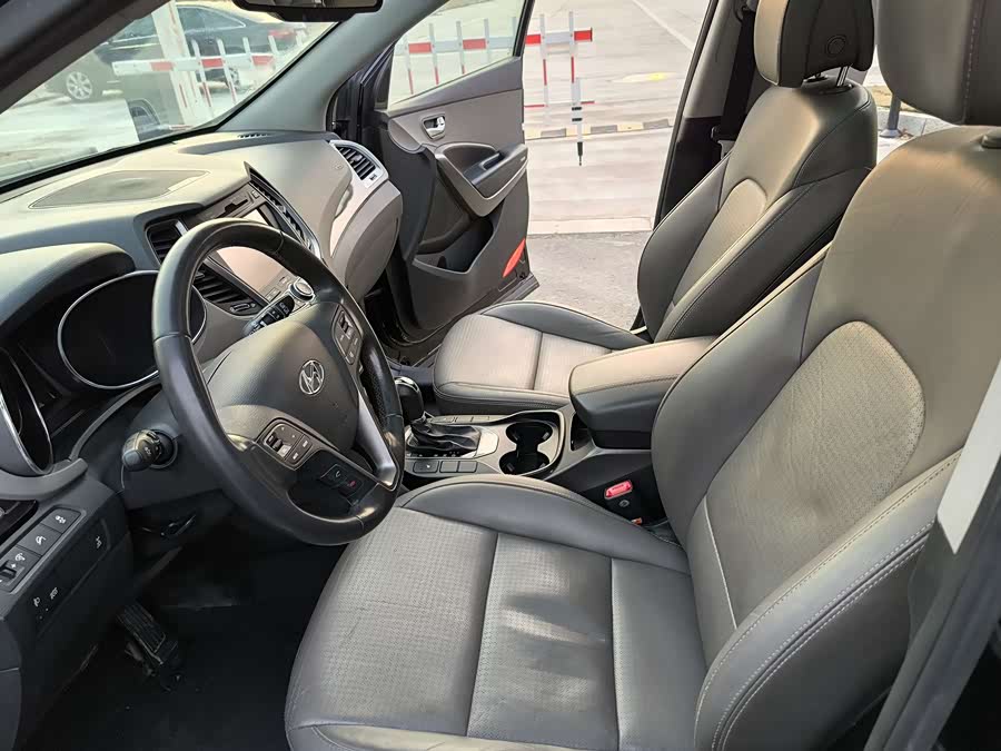 Hyundai Santa Fe (Imported) 2013 car image #8