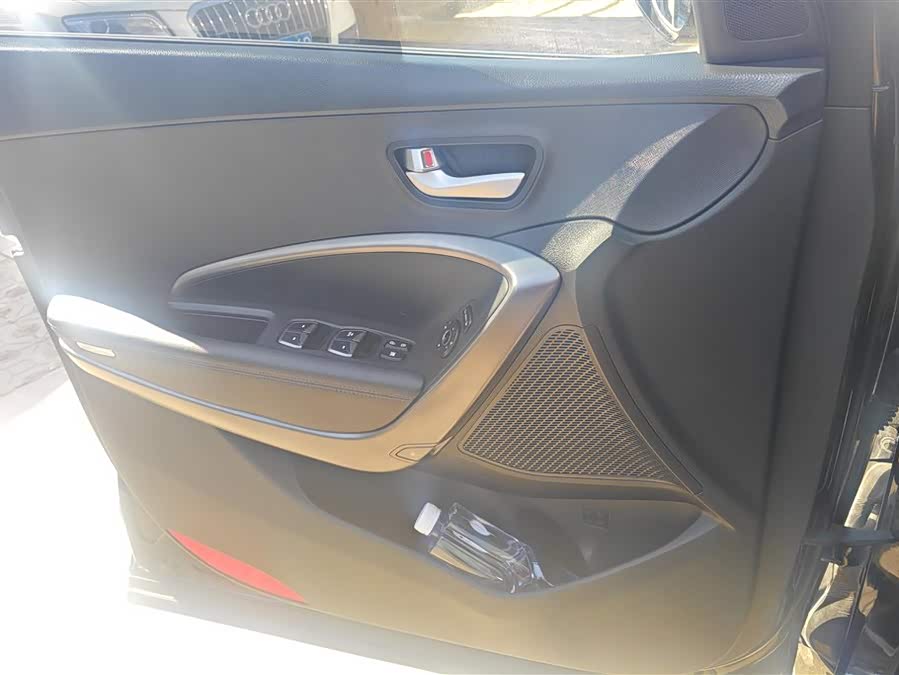 Hyundai Grand Santa Fe 2016 #8 Hyundai Grand Santa Fe 2016 car image #8