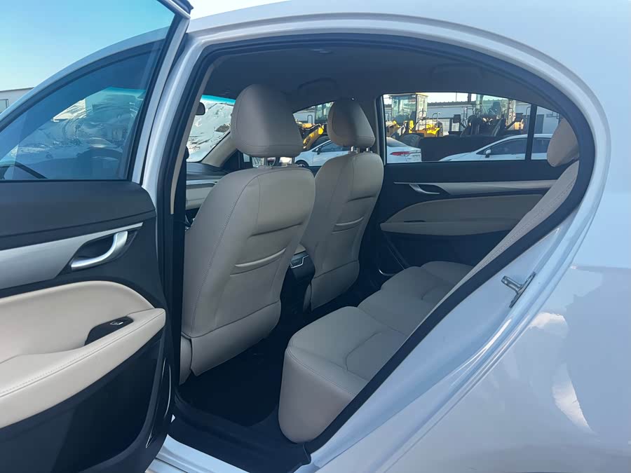 GEELY Emgrand 2018 #8 GEELY Emgrand 2018 car image #8