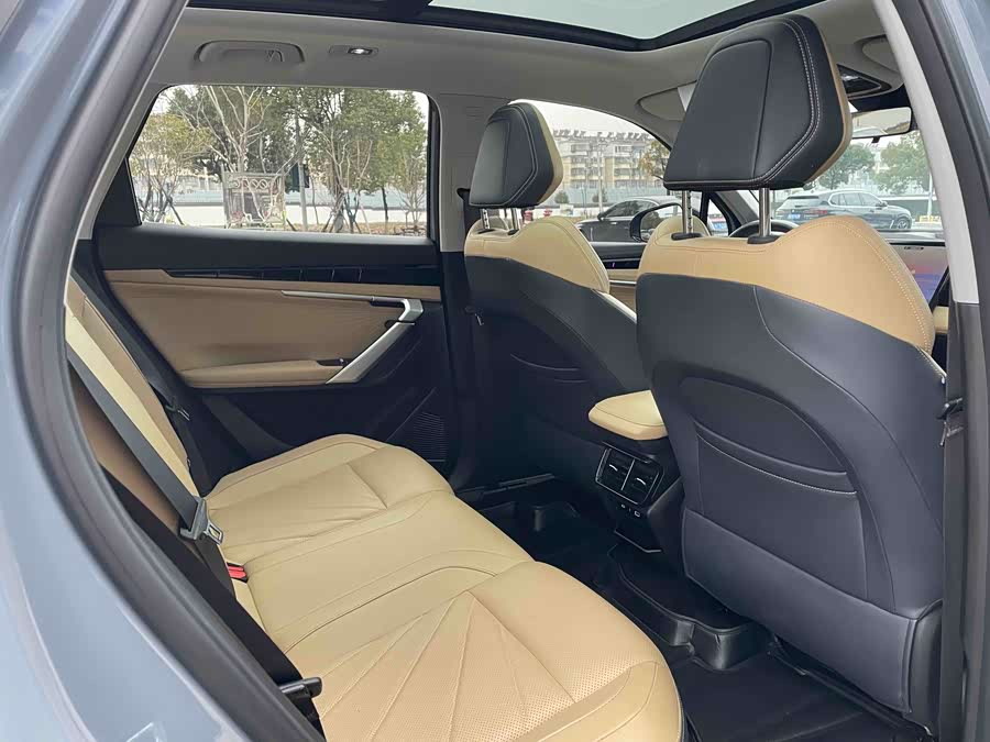 GEELY Boyue L 2022 car image #8