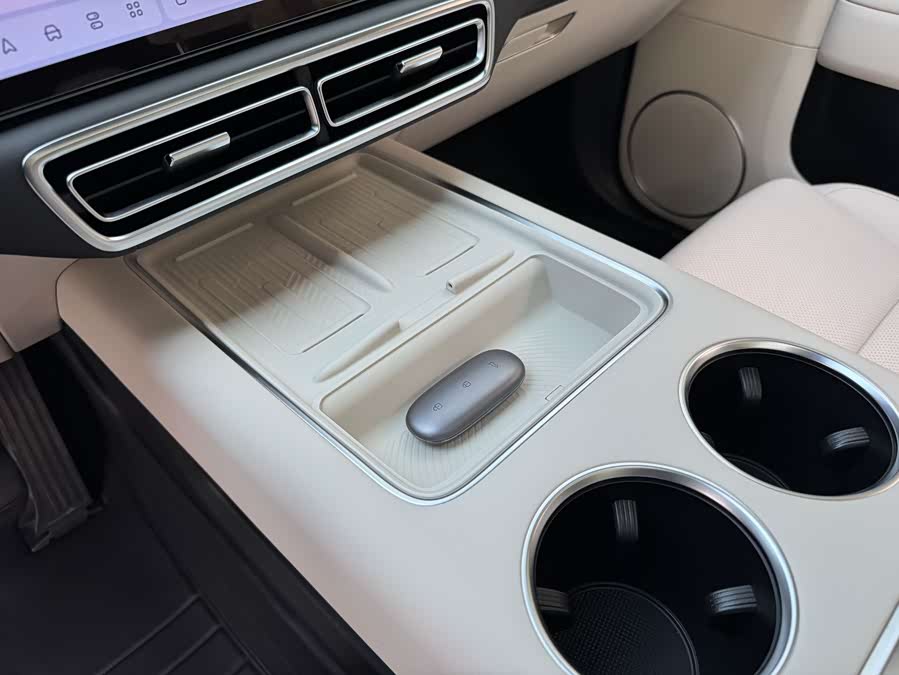 Li L6 2024 imagen de coche #8