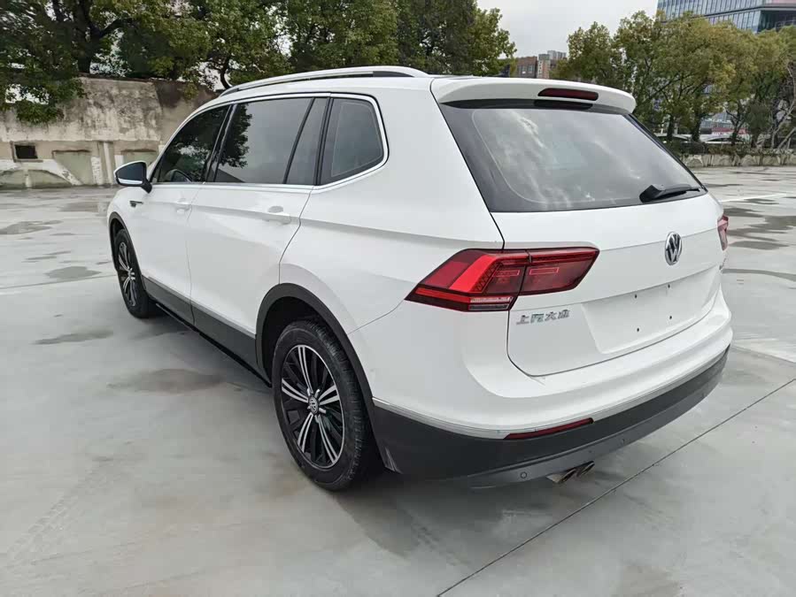 Volkswagen Tiguan L 2017 car image #8