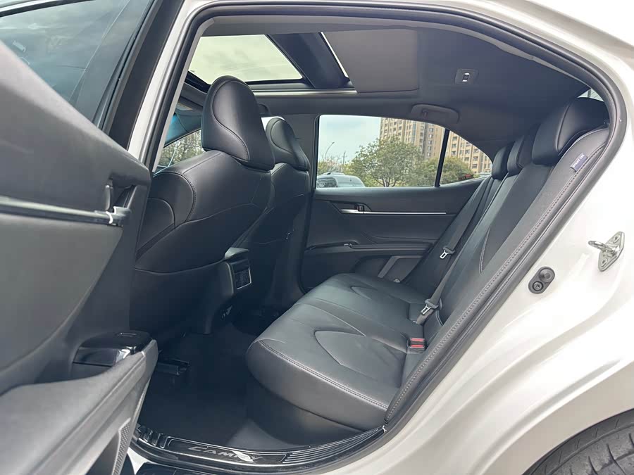 Toyota Camry 2022 car image #8