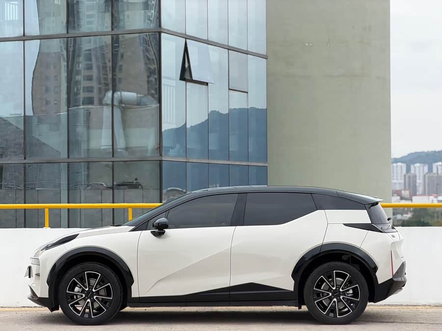 Zeekr X 2024 car image #8