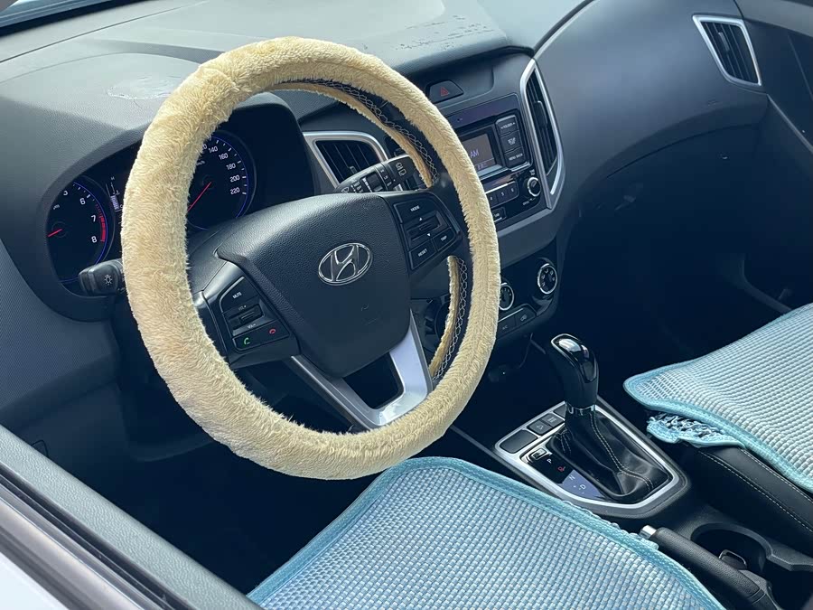 Hyundai ix25 2017 car image #8