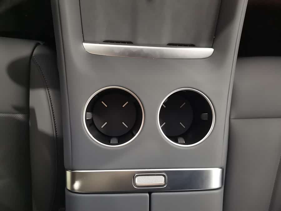 MI YU7 2025 car image #8