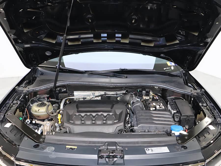 Volkswagen Tiguan L 2023 #8 Volkswagen Tiguan L 2023 car image #8