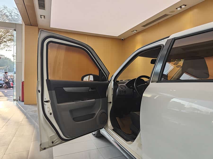 Suzuki Swift 2016 car image #8