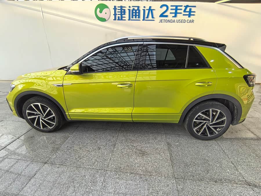 Volkswagen T-Roc 2023 car image #8