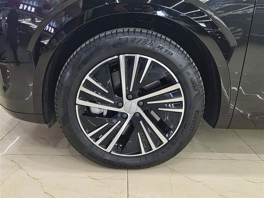 Lynk & Co 08 EM-P 2023 car image #8