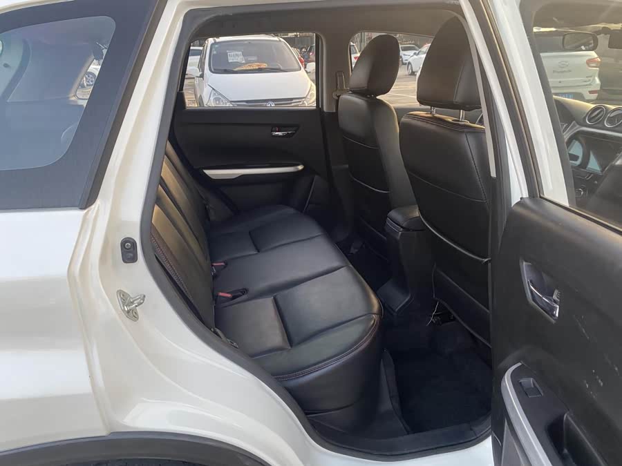 Suzuki Vitara 2018 صورة سيارة #8