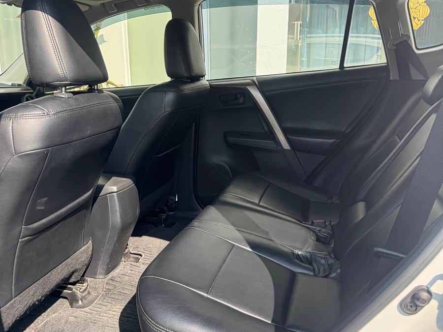 Toyota RAV4 2015 car image #8