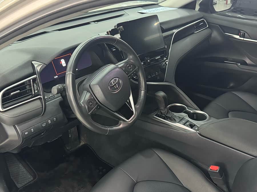 Toyota Camry 2021 immagine di auto #8