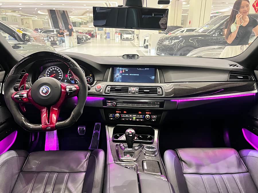 BMW M5 2014 car image #8