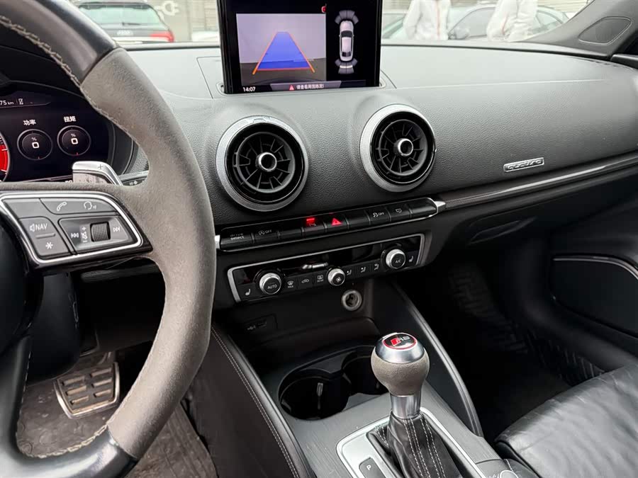 Audi RS 3 2018 immagine di auto #8