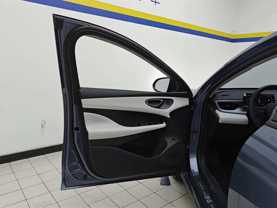 BYD Seal 05 DM-i 2025 car image #8