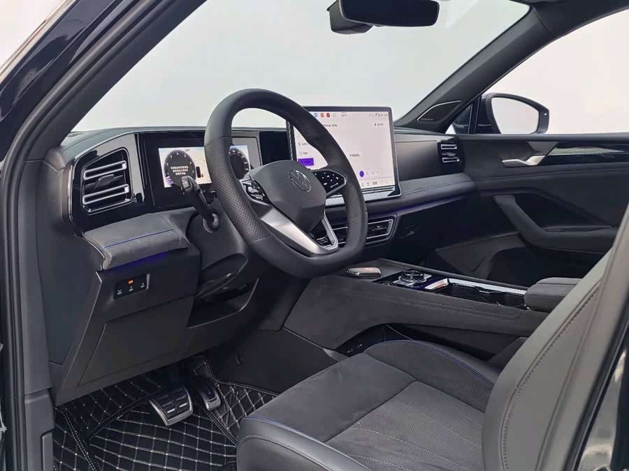 Volkswagen Tiguan L 2024 car image #8