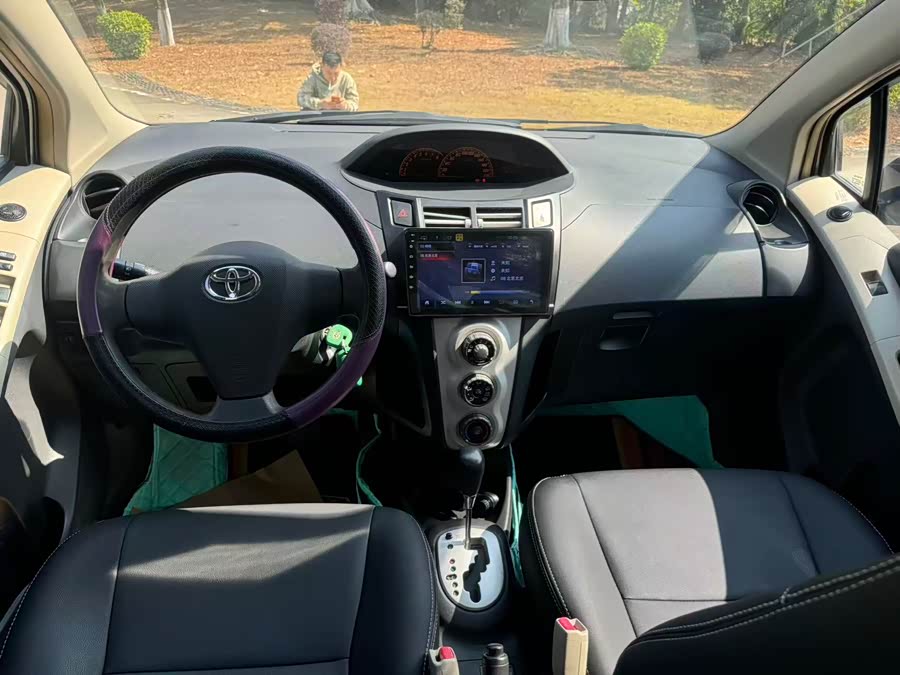 Toyota Yaris 2010 imagem de carro #8