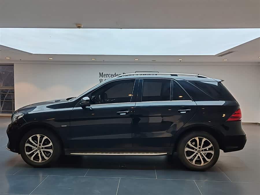 Mercedes-Benz GLE Class 2018 #8 Mercedes-Benz GLE Class 2018 car image #8