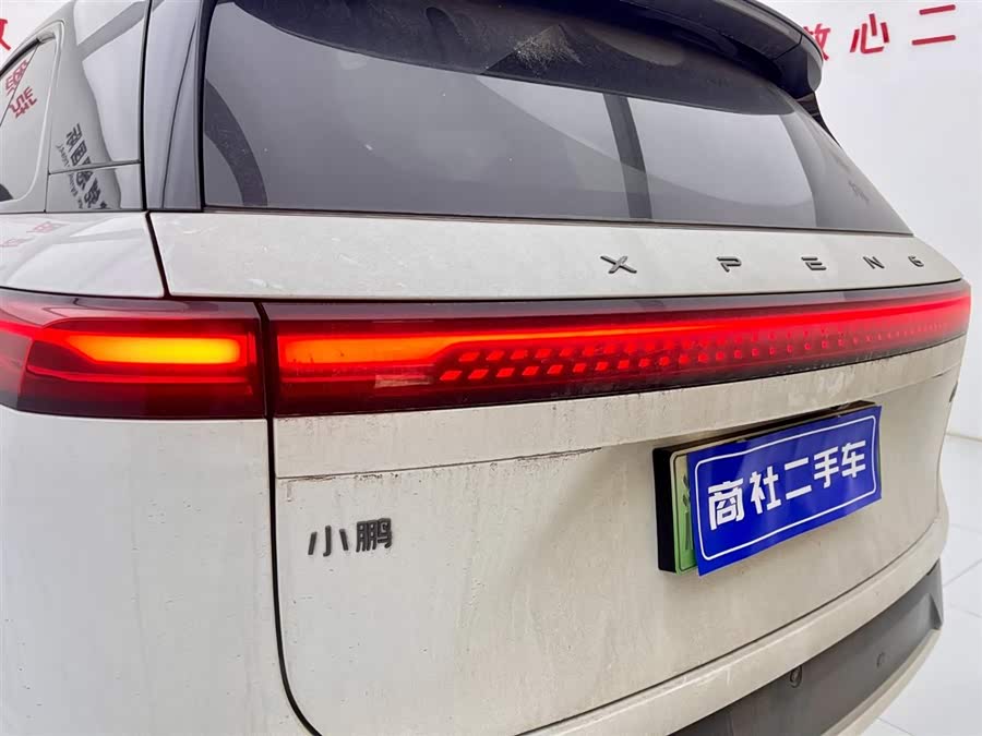 Xpeng G9 2025 صورة سيارة #8