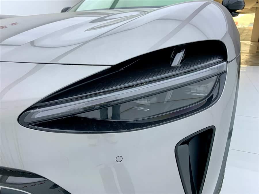 MI YU7 2025 car image #8