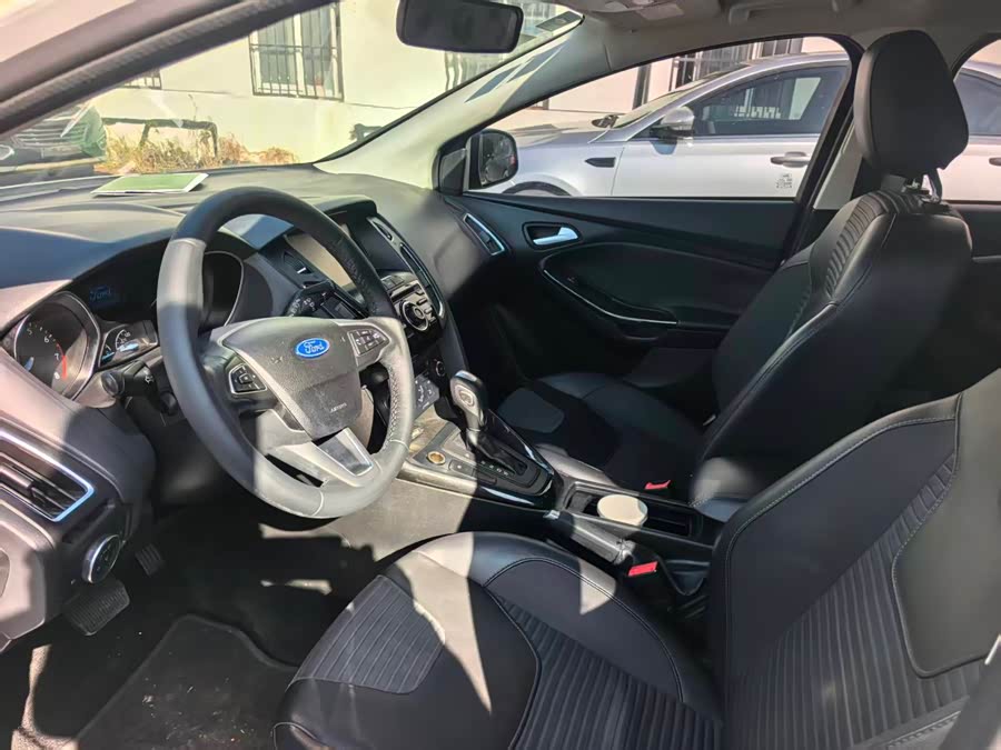 Ford Focus 2016 car image #8