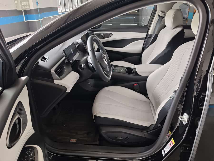 BYD Seal 05 DM-i 2025 car image #8